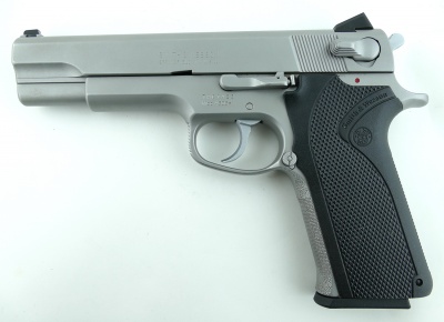 Smith-and-wesson-4506-1-45-acp-pistol-2.jpg