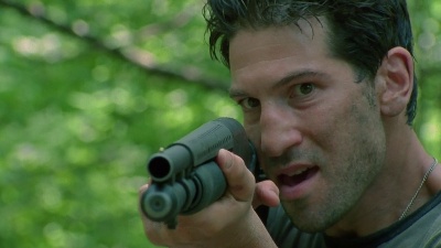 Jon Bernthal holds a Mossberg 590 shotgun as <b>Shane Walsh</b> in The Walking Dead ... - 400px-WalkingDeadShaneMossberg
