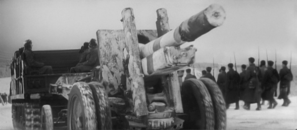 Zhivye i Myortvye-Artillery-1.jpg