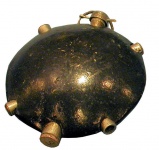 Disc grenade 1914 called 'Turtle' grenade.jpg