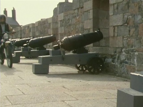 Bergerac-S01E10-Cannons-1.jpg